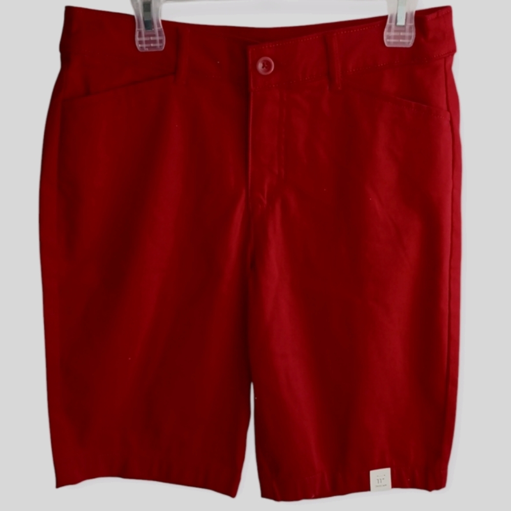 NWOT  JOHN'S BAY WOMEN'S RED BERMUDA SHORTS INSEAM 11". SIZE 10